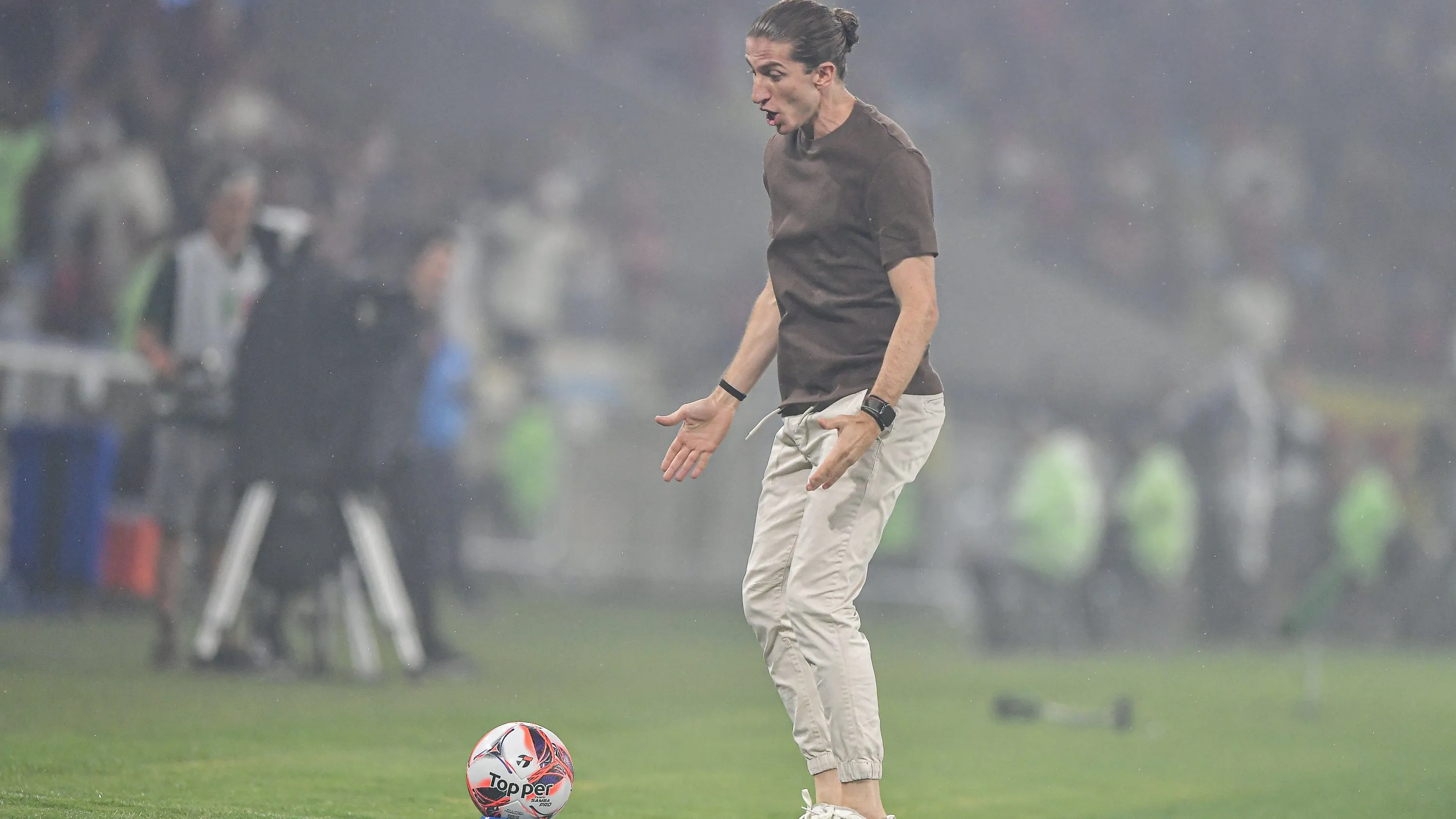RJ – RIO DE JANEIRO – 21/01/2026 – CARIOCA 2026, FLAMENGO X VASCO – Filipe Luis tecnico do Flamengo durante partida contra o Vasco no estadio Maracana pelo campeonato Carioca 2026. Foto: Thiago Ribeiro/AGIF