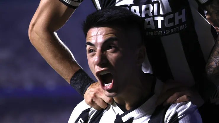 SP - SAO PAULO - 25/09/2024 - COPA LIBERTADORES 2024, SAO PAULO X BOTAFOGO - Almada jogador do Botafogo comemora seu gol durante partida contra o Sao Paulo no estadio Morumbi pelo campeonato Copa Libertadores 2024. Foto: Marcello Zambrana/AGIF