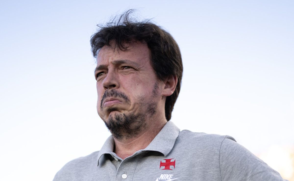 Após derrota no clássico, Fernando Diniz tem situação de bastidor revelada e recebe respaldo no Vasco