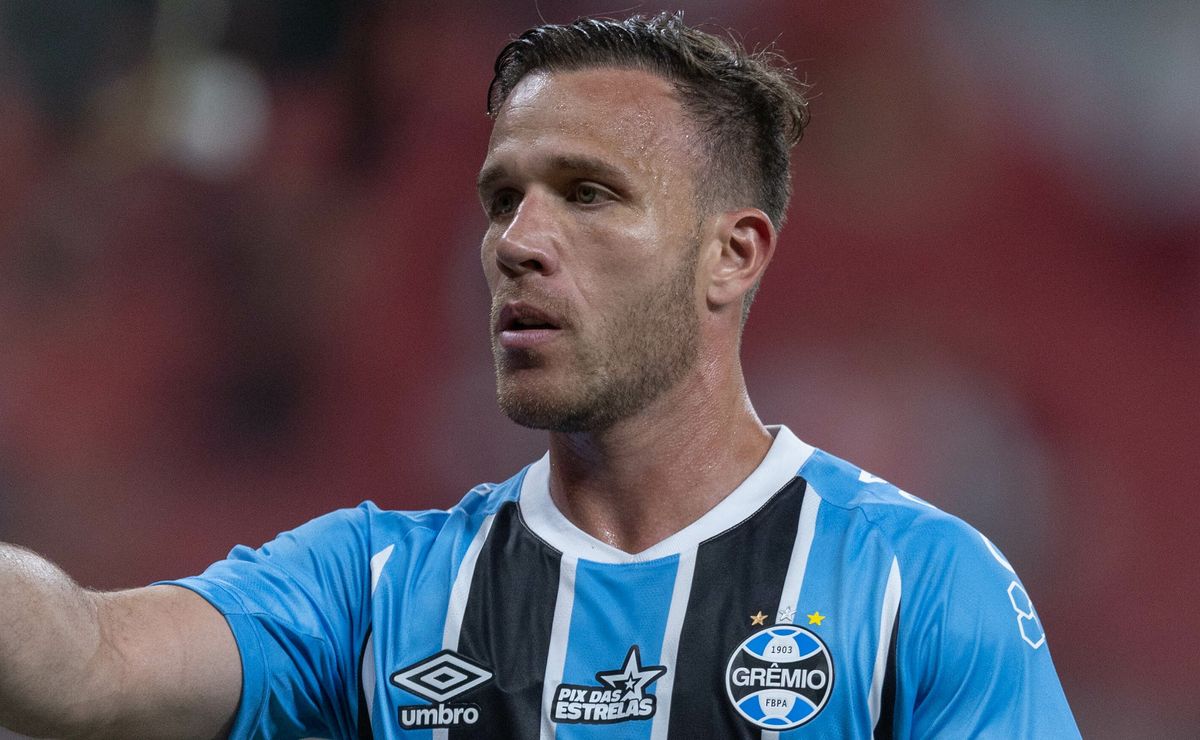 Arthur abre o jogo sobre renovação com o Grêmio e confirma ‘problema’ nos bastidores