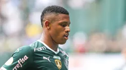 Danilo com a camisa do Palmeiras - Foto: Marcello Zambrana/AGIF