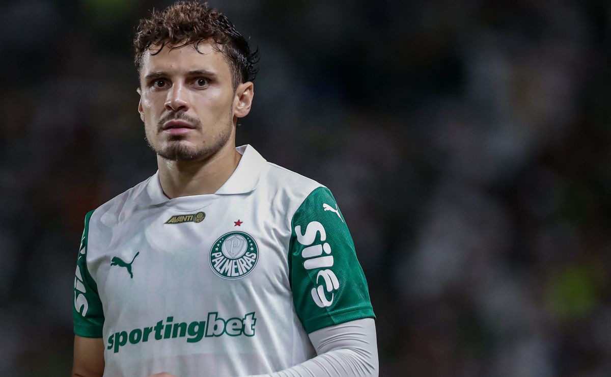 Raphael Veiga vira assunto quente no Palmeiras após América do México acenar com empréstimo e opção de compra