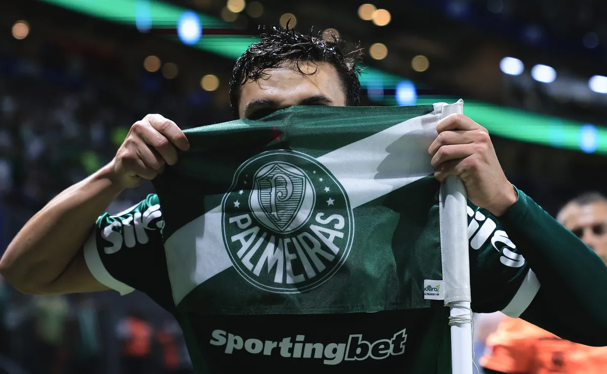 Raphael Veiga se torna alvo do América do México, que busca empréstimo com compra ao Palmeiras