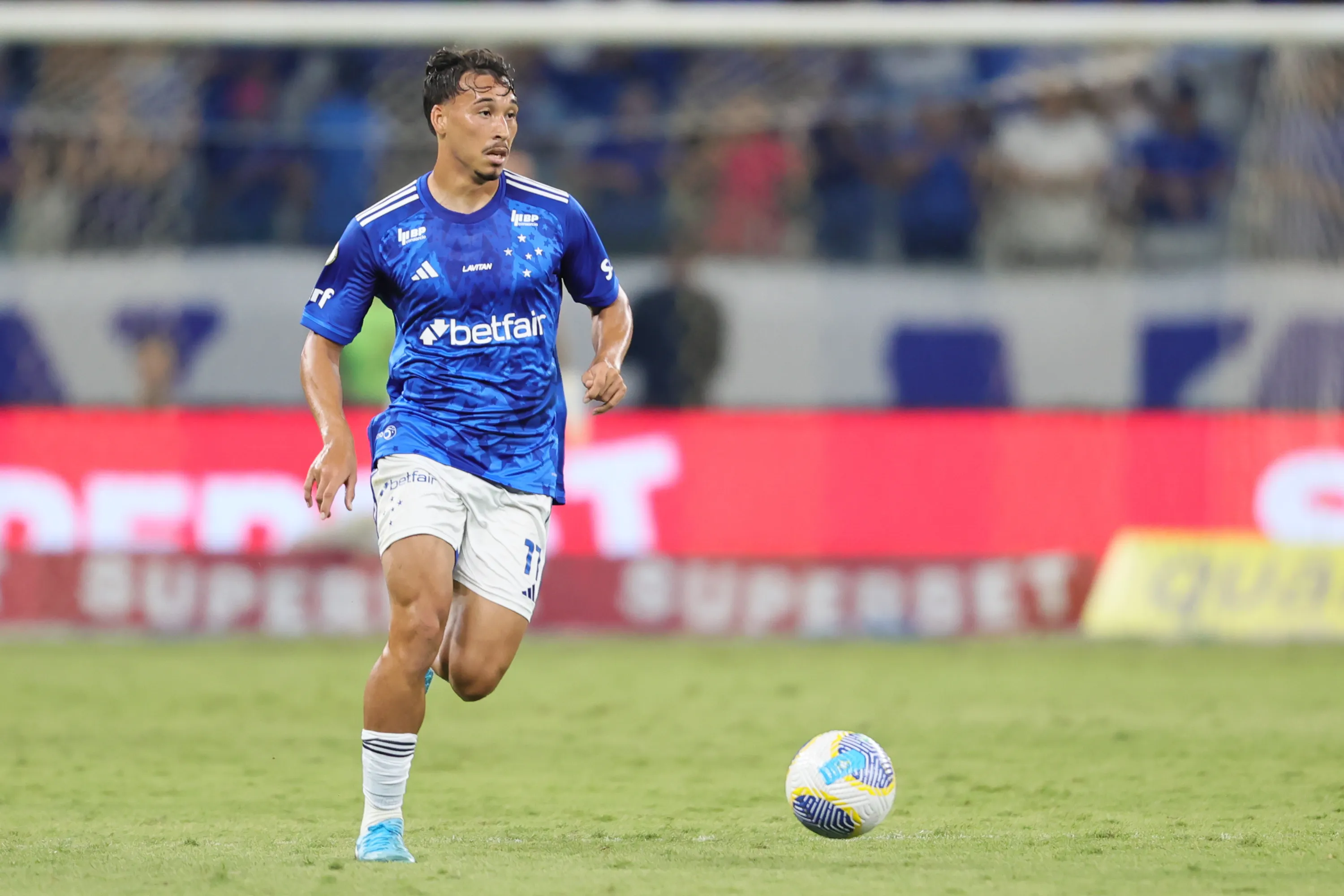 Japa jogador do Cruzeiro durante partida contra o Gremio no estadio Mineirao pelo campeonato Brasileiro A 2024. Foto: Gilson Lobo/AGIF