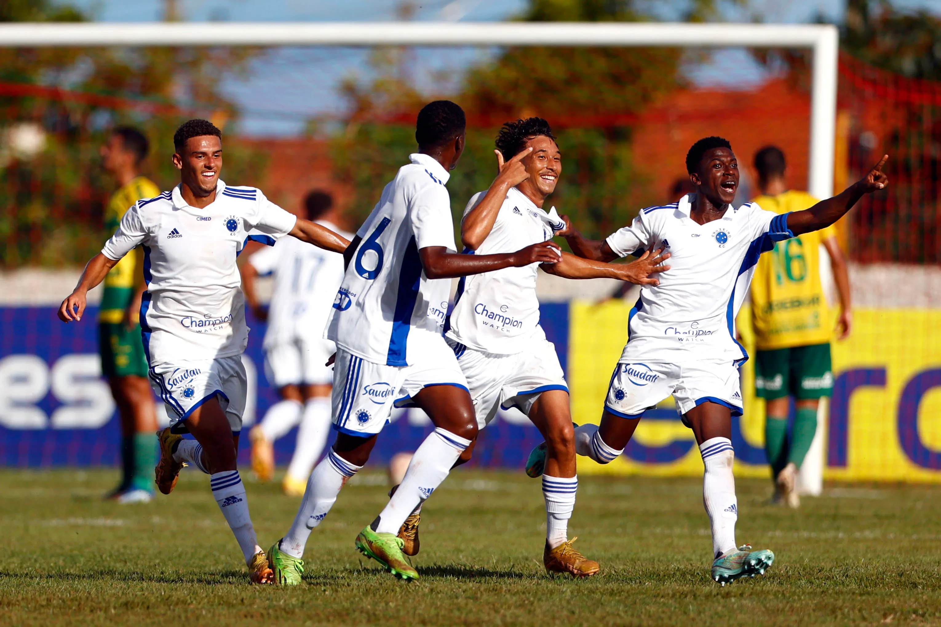 Japa jogador do Cruzeiro comemora seu gol durante partida contra o Cuiaba no estadio Bela Vista pelo campeonato Copa Sao Paulo 2023. Foto: Thiago Calil/AGIF