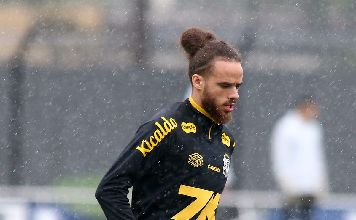 Billal senta em contrato de R$ 1 milhão no Santos e descarta oferta do Hapoel Tel Aviv