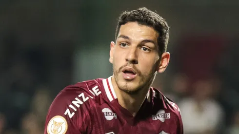 Nino tem contrato no Zenit até o meio de 2028.