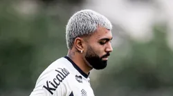 Gabigol em campo no CT Rei Pelé.