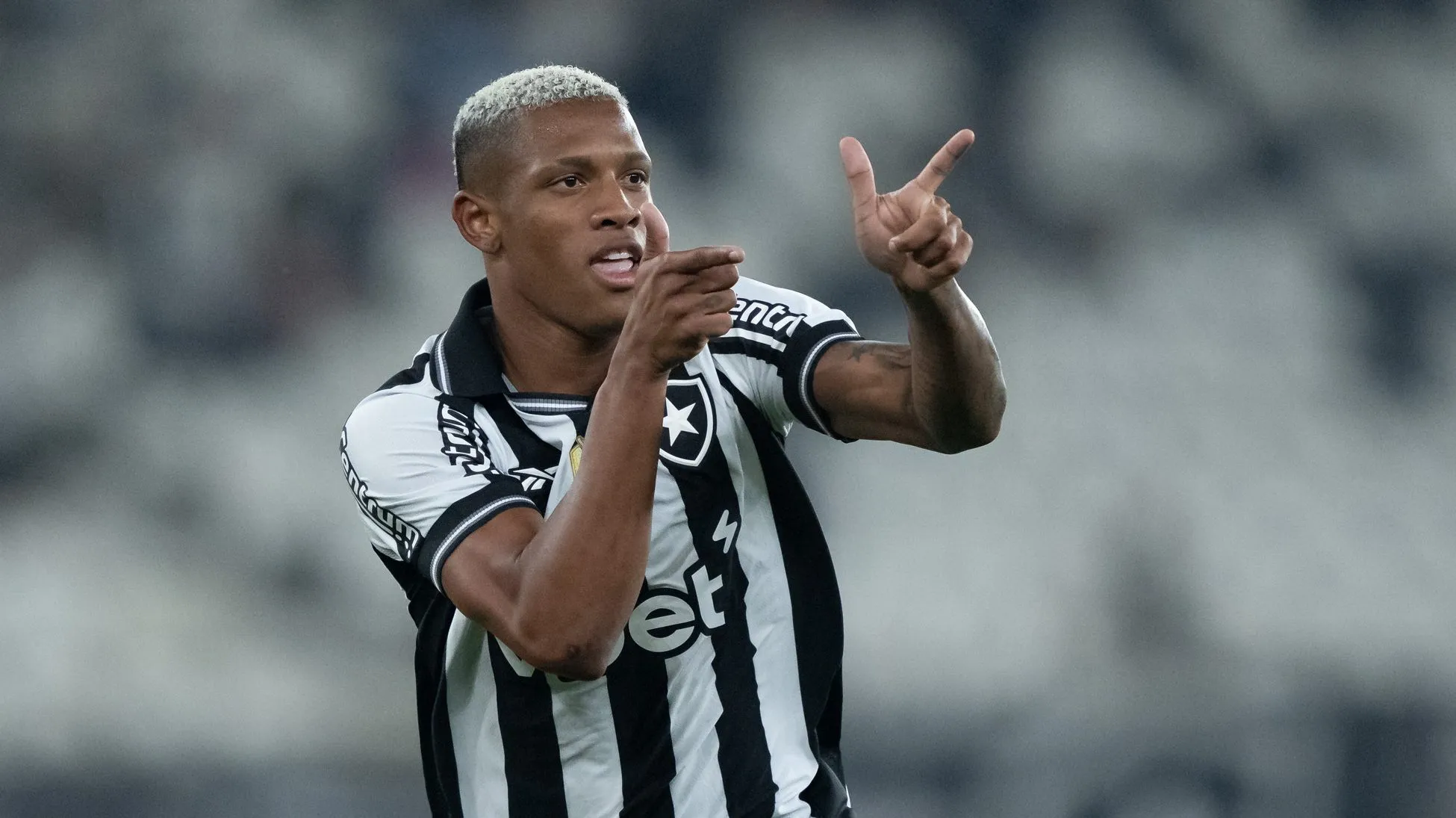 Danilo em campo pelo Botafogo. Foto: Jorge Rodrigues/AGIF