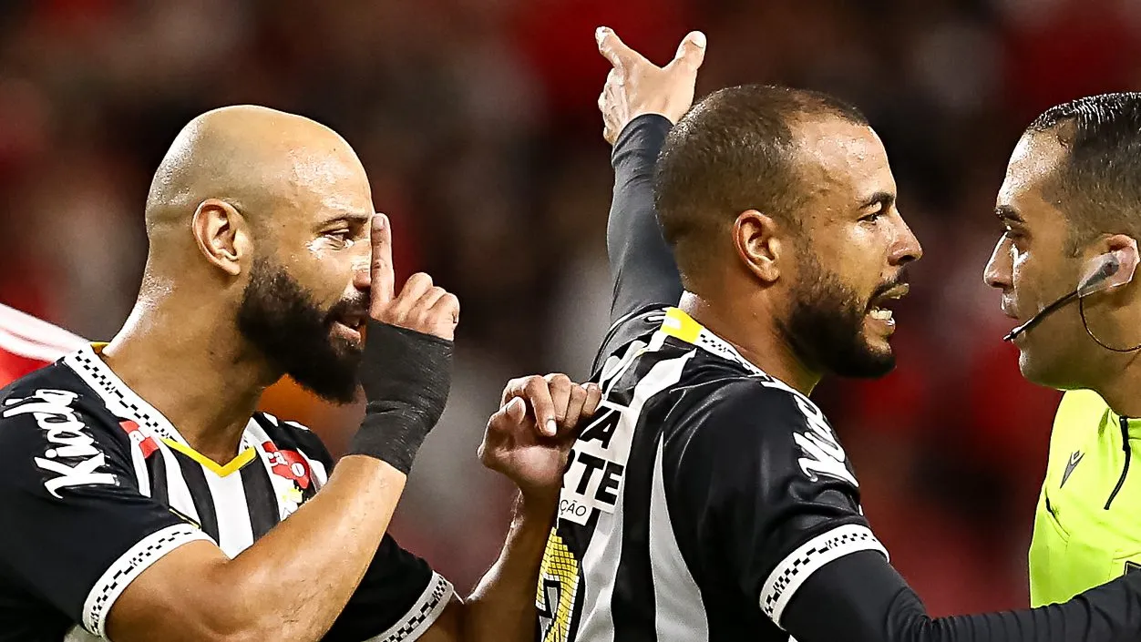 Foto: Pedro H. Tesch/Getty Images – Thaciano aproveita ausência de Tiquinho e vai ser o camisa 9 do Santos contra o Corinthians.