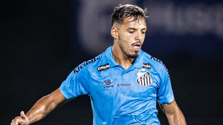 Meio-campista chegou com moral - Foto: Raul Baretta/Santos FC.