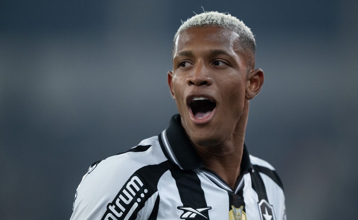 Danilo no Botafogo trava ida ao Flamengo agora, decisão é clara e passa pelo transfer ban