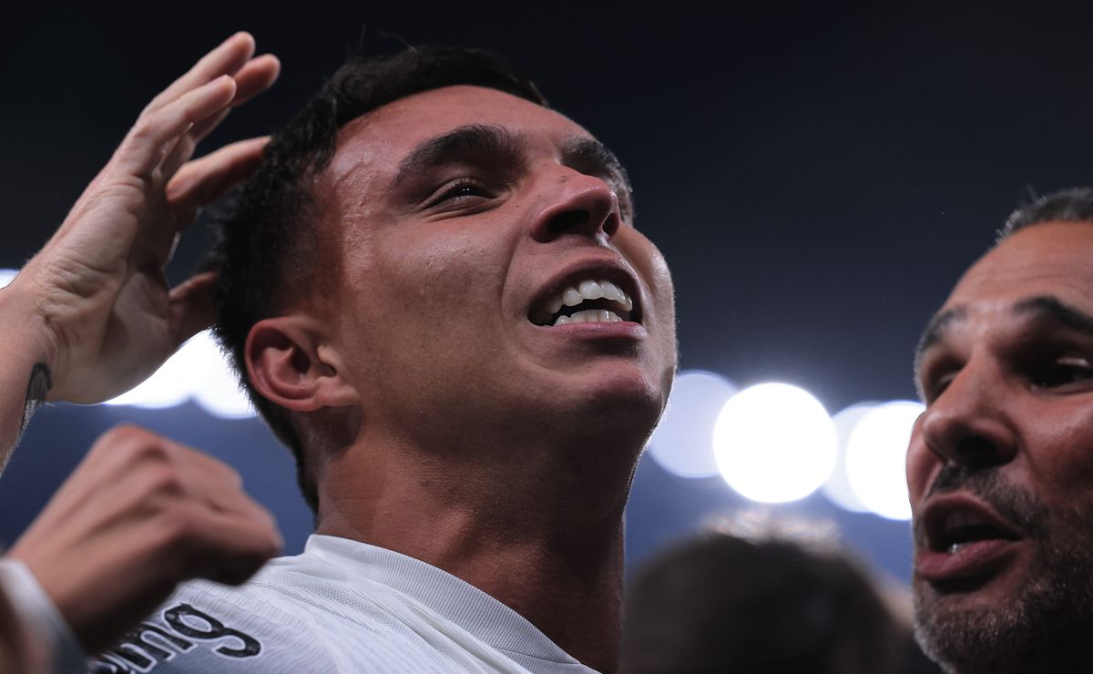 Napoli-ITA aceita pagar R$ 137 milhões e Corinthians vai receber porcentagem sobre venda de Giovane