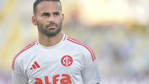 RJ – RIO DE JANEIRO – 25/10/2025 – BRASILEIRO A 2025, FLUMINENSE X INTERNACIONAL – Thiago Maia jogador do Internacional durante partida contra o Fluminense no estadio Maracana pelo campeonato Brasileiro A 2025. Foto: Thiago Ribeiro/AGIF