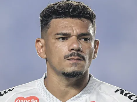 Santos dá "ok" e Coritiba avança por Tiquinho Soares