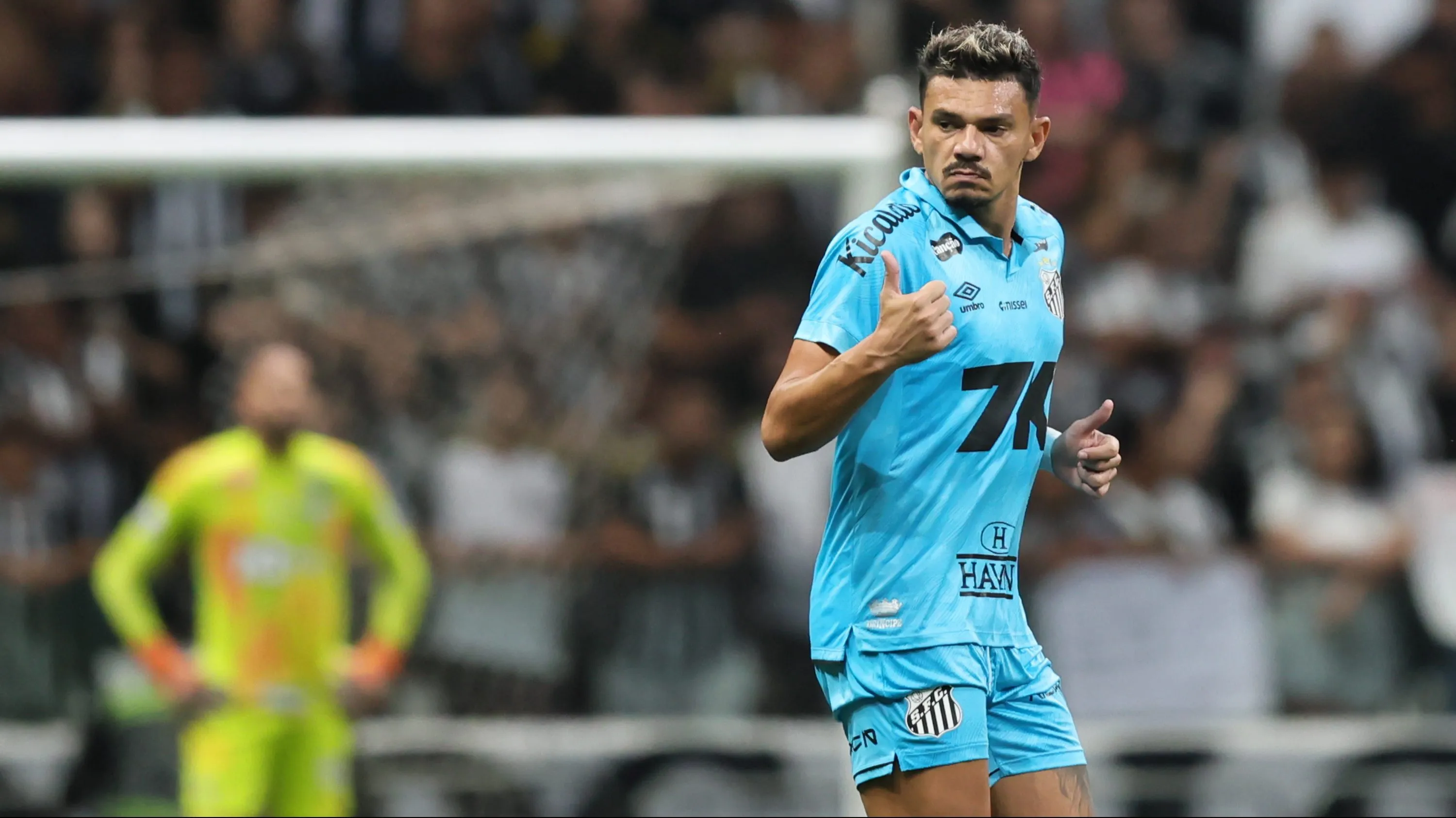 Tiquinho Soares não vem atuando com Vojvoda - Foto: Gilson Lobo/AGIF.