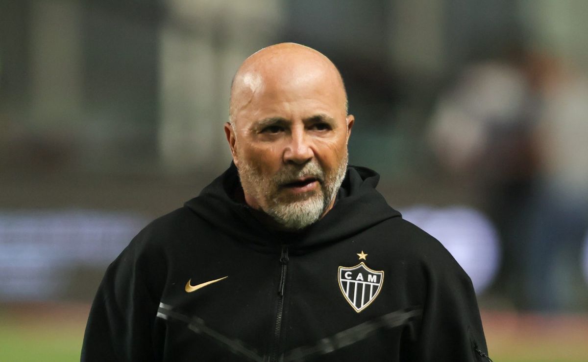 Sampaoli afasta atacante por indisciplina e Iseppe não joga mais no Atlético-MG; Goiás deve ser destino