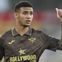 Gustavo Nunes, alvo do Corinthians, assina com o Swansea City