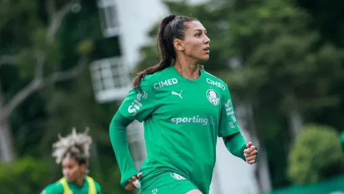 Bia Zaneratto em treino do Palmeiras na Academia do Futebol