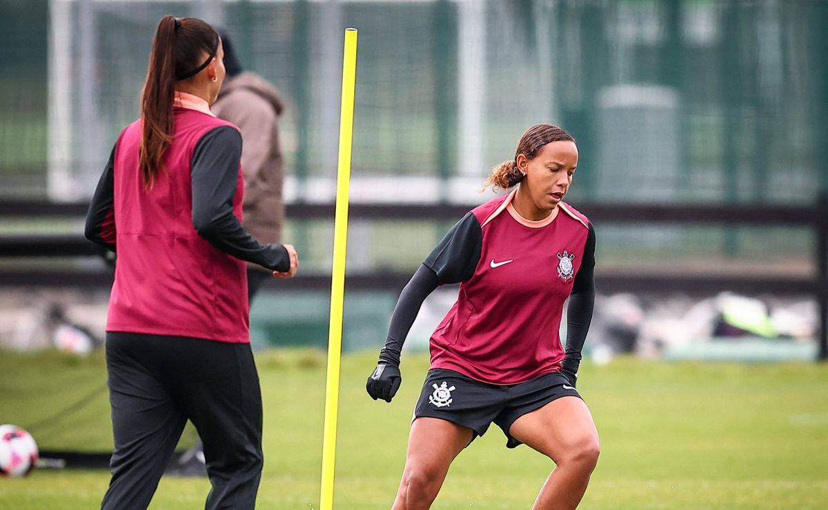 Corinthians realiza primeiro treino em Londres para a semifinal do Mundial de Clubes Feminino
