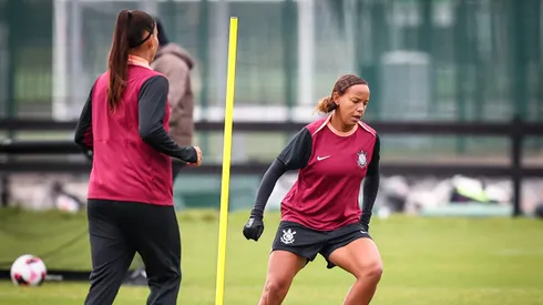 Brabas realizaram o primeiro treino no gramado – Foto: Rodrigo Gazzanel / Agência Corinthians