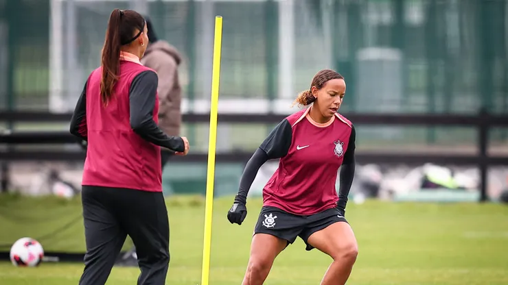 Brabas realizaram o primeiro treino no gramado - Foto: Rodrigo Gazzanel / Agência Corinthians