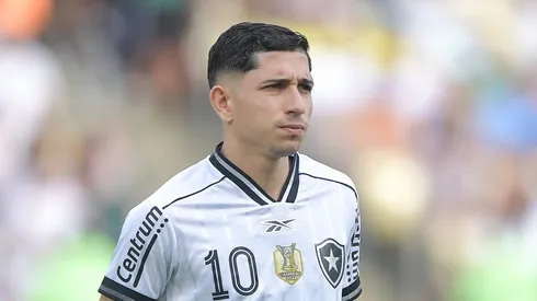 Savarino jogador do Botafogo durante partida contra o Fluminense no estadio Maracana pelo campeonato Brasileiro A 2025. Foto: Thiago Ribeiro/AGIF