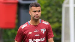 Alisson jogador do São Paulo durante treino no CT Foto: Marcello Zambrana/AGIF