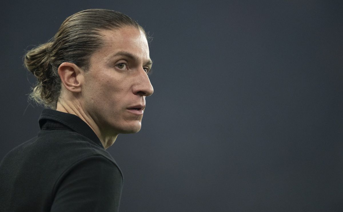 Flamengo decide e contra o Fluminense, vai a campo com o time principal de Filipe Luís