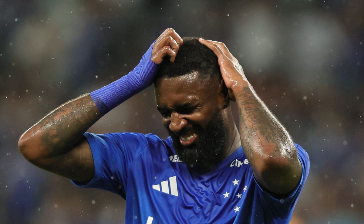 Gerson, ex-Flamengo, causa em estreia no Cruzeiro e viraliza na web por grande atuação