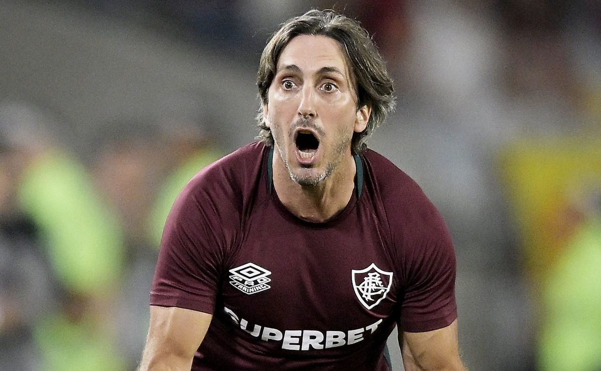 Com Savarino, Fluminense chega a 12 gringos no elenco e terá que cortar três para o Brasileirão