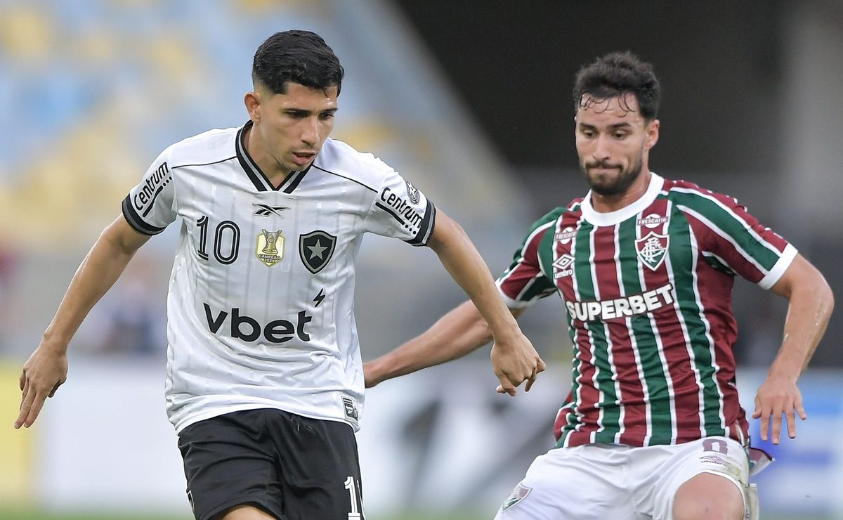 Savarino pode fazer sua primeira partida pelo Fluminense em um clássico pelo Campeonato Carioca
