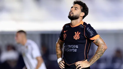 SP – SANTOS – 22/01/2026 – PAULISTA 2026, SANTOS X CORINTHIANS – Yuri Alberto jogador do Corinthians lamenta durante partida contra o Santos no estadio Vila Belmiro pelo campeonato Paulista 2026. Foto: Marcello Zambrana/AGIF