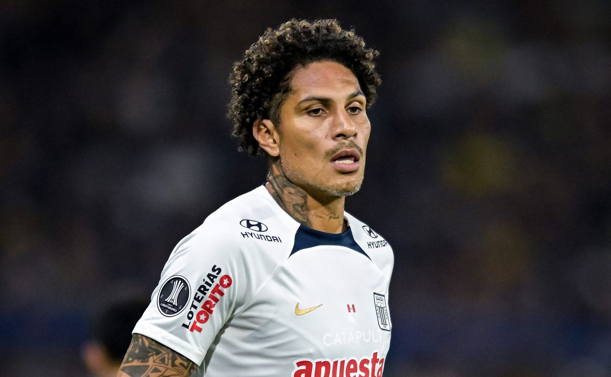 Guerrero, ex-Corinthians, Flamengo e Internacional, é agredido em ataque de torcedores do Alianza Lima