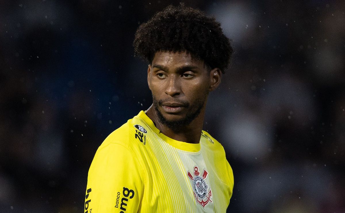 Hugo Souza é flagrado com falha bizarra em Santos x Corinthians no gol de Gabigol e causou no empate