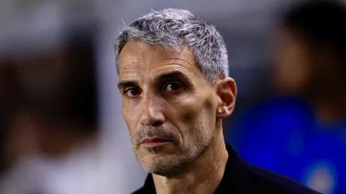 SP – SANTOS – 22/01/2026 – PAULISTA 2026, SANTOS X CORINTHIANS – Juan Pablo Vojvoda tecnico do Santos durante partida contra o Corinthians no estadio Vila Belmiro pelo campeonato Paulista 2026. Foto: Marcello Zambrana/AGIF