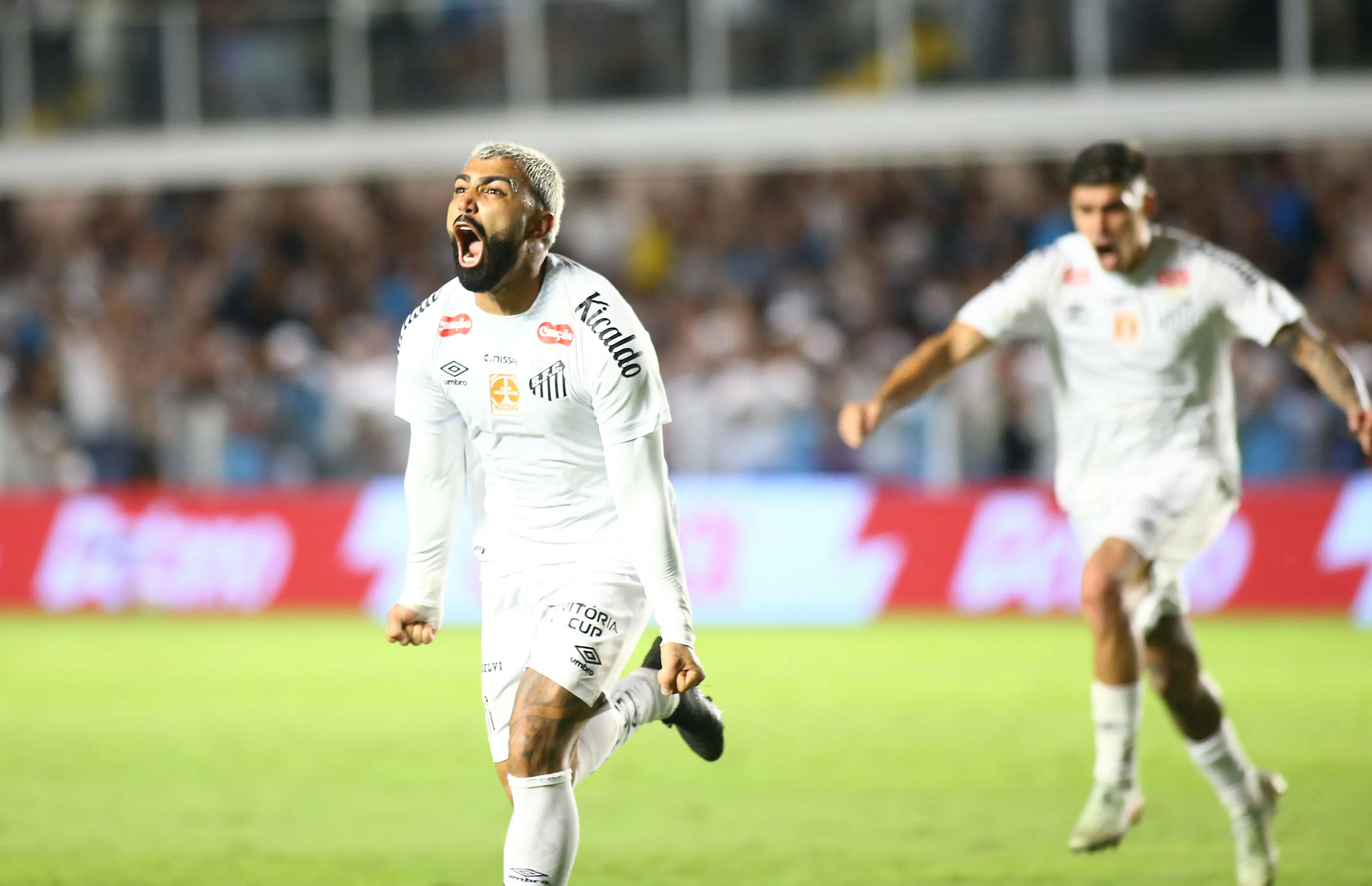 SP – SANTOS – 22/01/2026 – PAULISTA 2026, SANTOS X CORINTHIANS – Gabriel Barbosa jogador do Santos comemora seu gol durante partida contra o Corinthians no estadio Vila Belmiro pelo campeonato Paulista 2026. Foto: Mauricio De Souza/AGIF