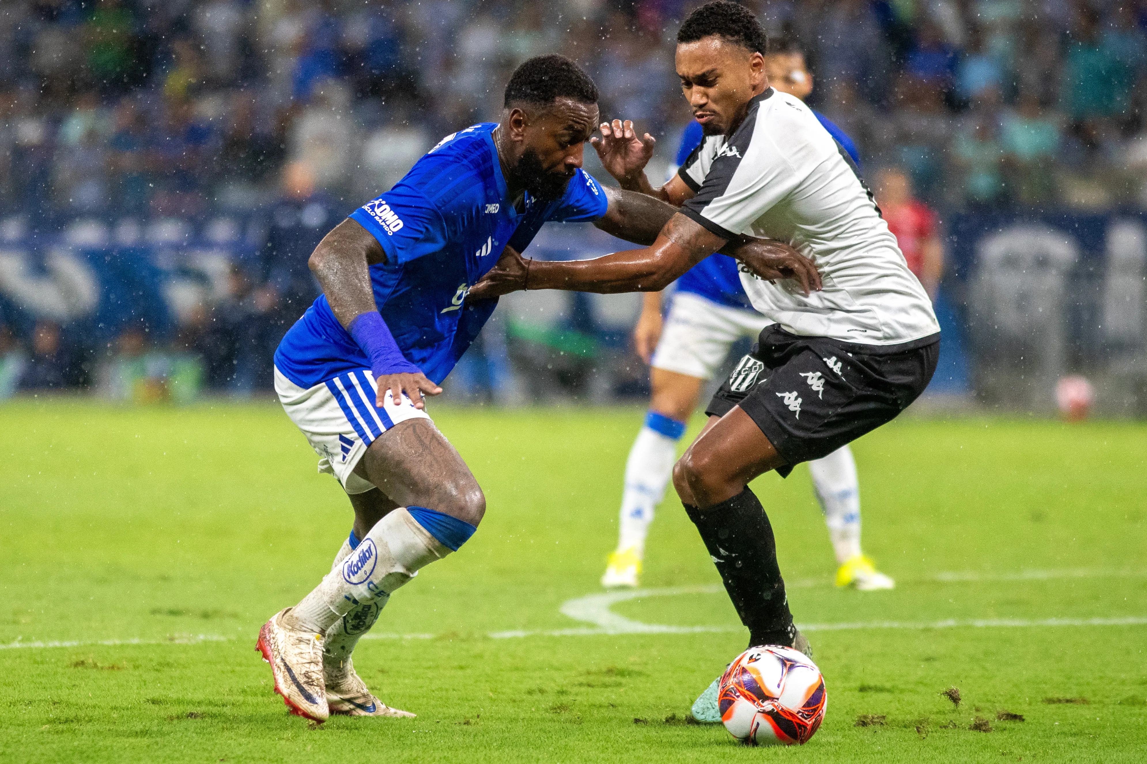 Gerson jogador do Cruzeiro durante partida contra o Democrata no estadio Mineirao pelo campeonato Mineiro 2026. Foto: Fernando Moreno/AGIF