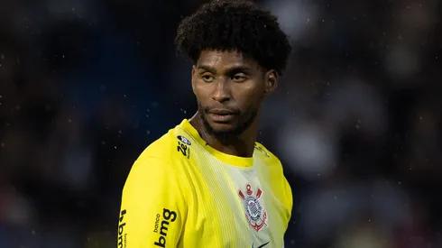 Hugo Souza não poupou críticas ao Santos – Foto: Joisel Amaral/AGIF