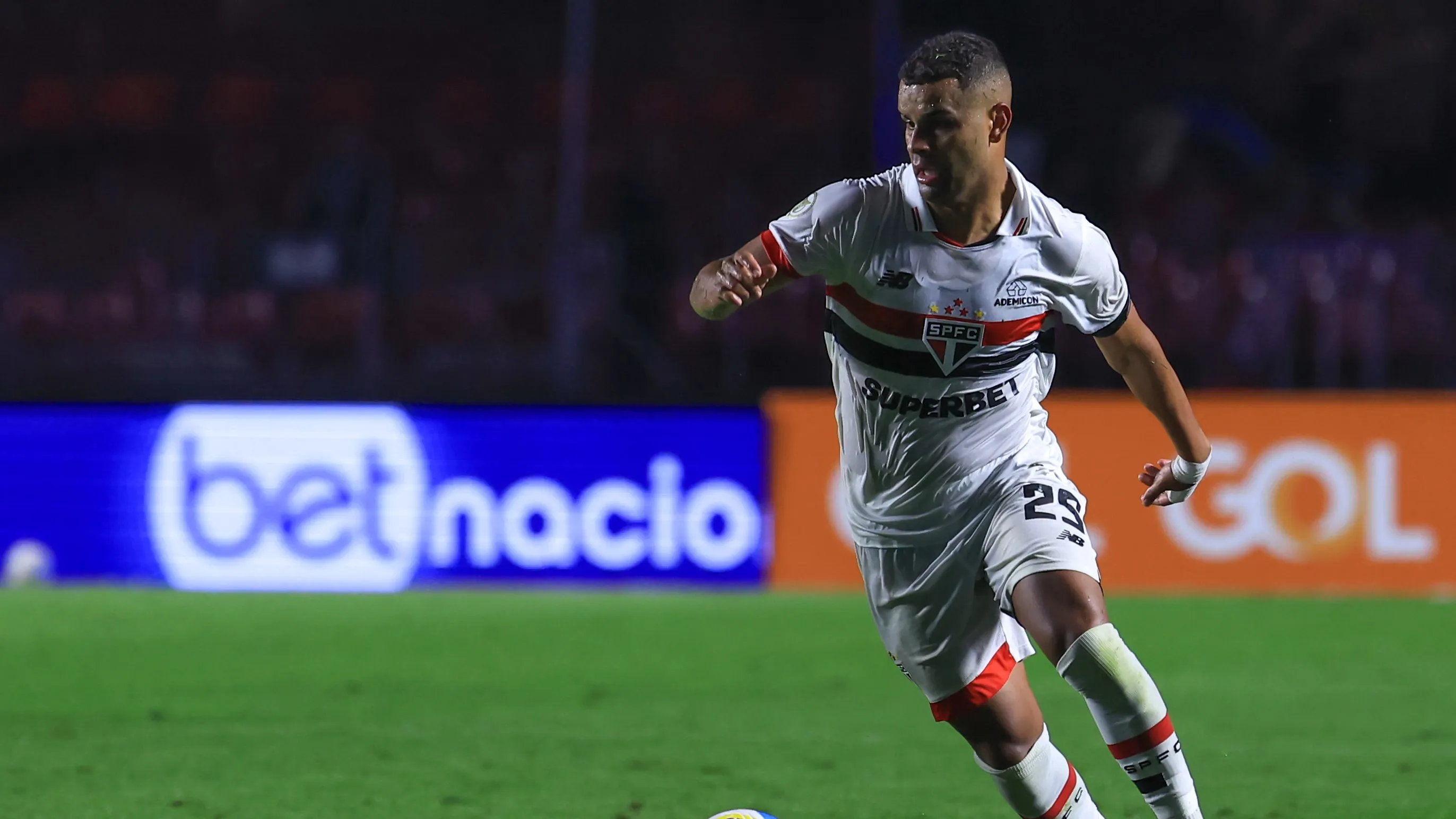 SP – SAO PAULO – 27/06/2024 – BRASILEIRO A 2024, SAO PAULO X CRICIUMA – Alisson jogador do Sao Paulo durante partida contra o Criciuma no estadio Morumbi pelo campeonato Brasileiro A 2024. Foto: Marcello Zambrana/AGIF
