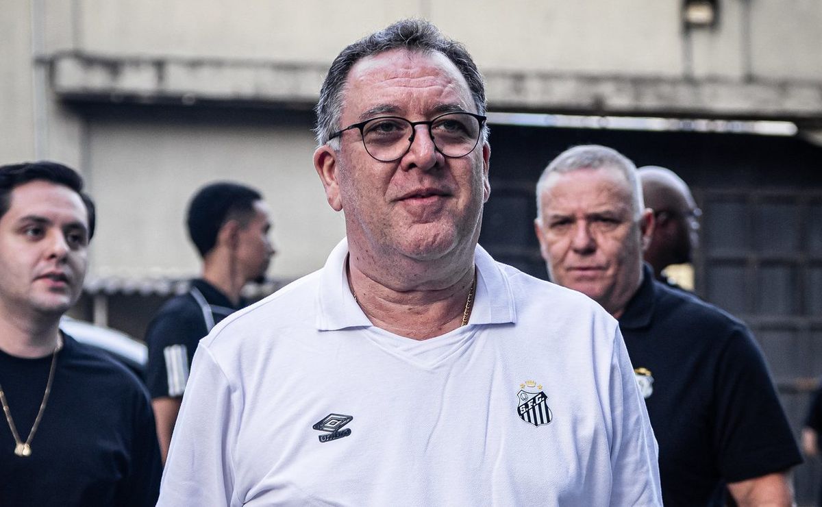 Marcelo Teixeira defende Vojvoda e promete novidades sobre reforços no Santos: “Vamos procurar”