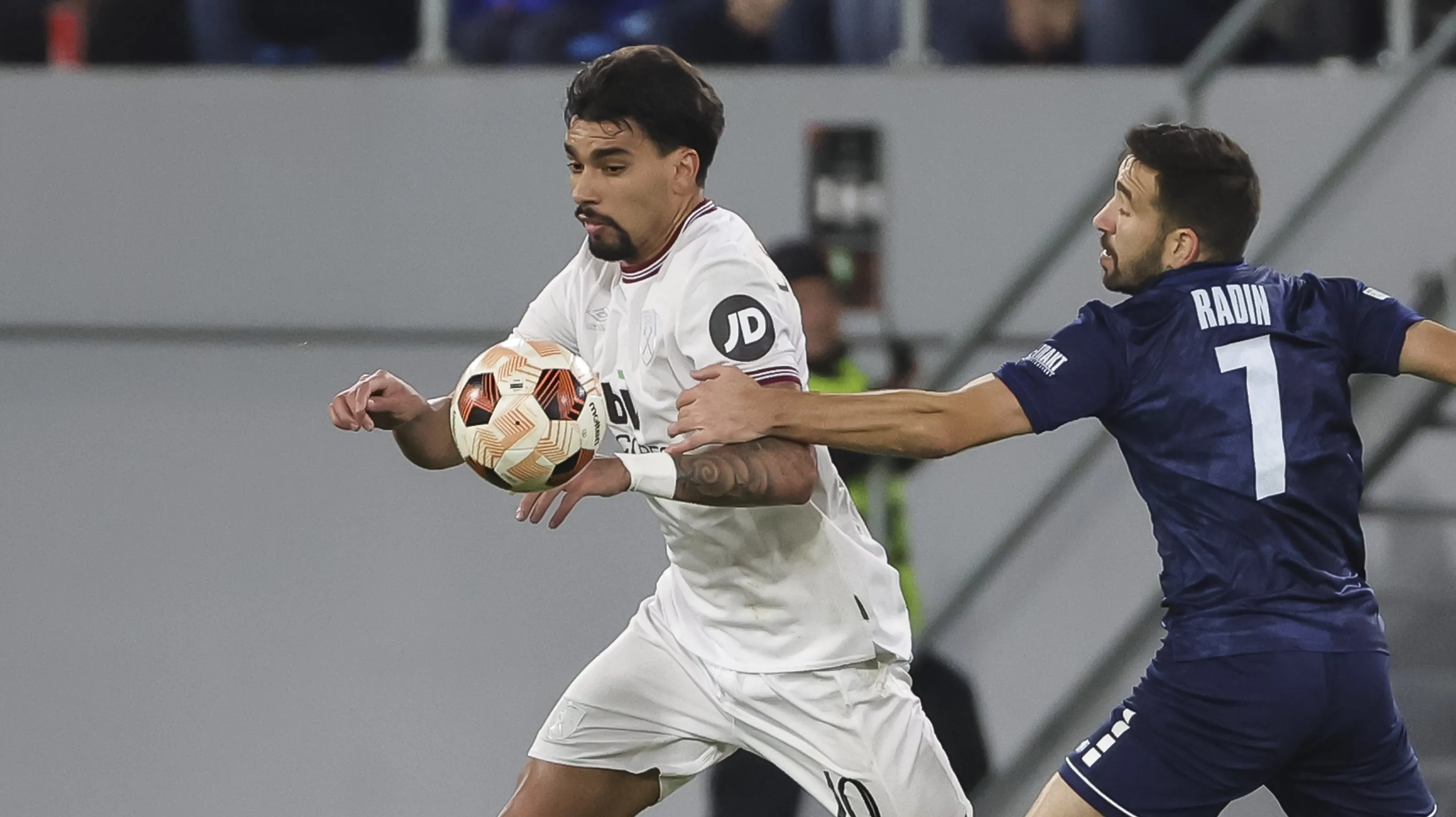 Lucas Paquetá está fora do próximo jogo - (Photo by Srdjan Stevanovic/Getty Images).