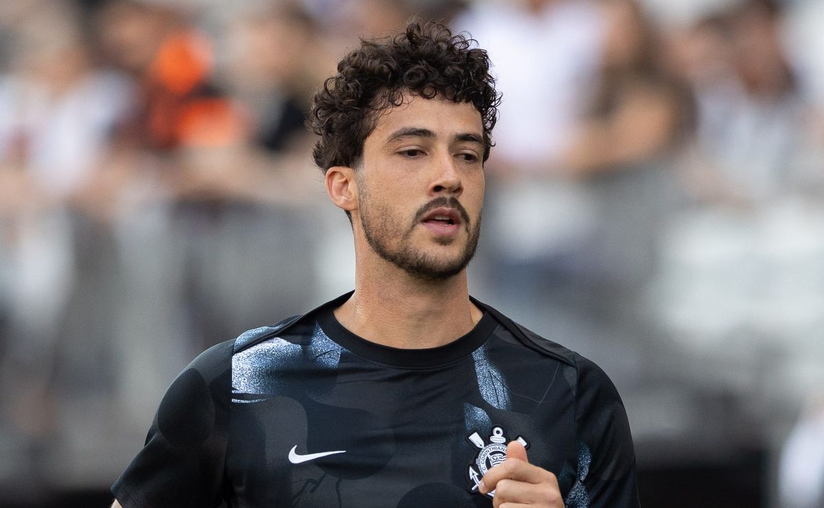 Gustavo Henrique ironiza arbitragem no clássico ao questionar falta que originou o empate: “Foi minha mesmo”