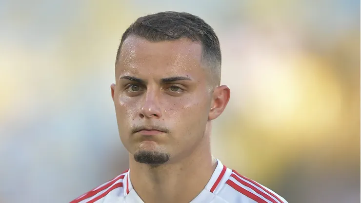 Bruno Gomes durante partida em 2025