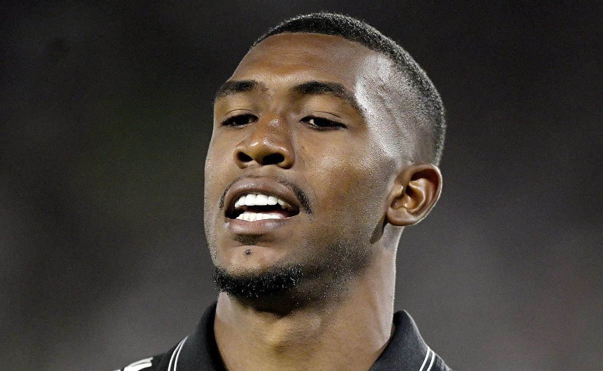 Bournemouth perde a paciência com Vasco por postura na negociação por Rayan