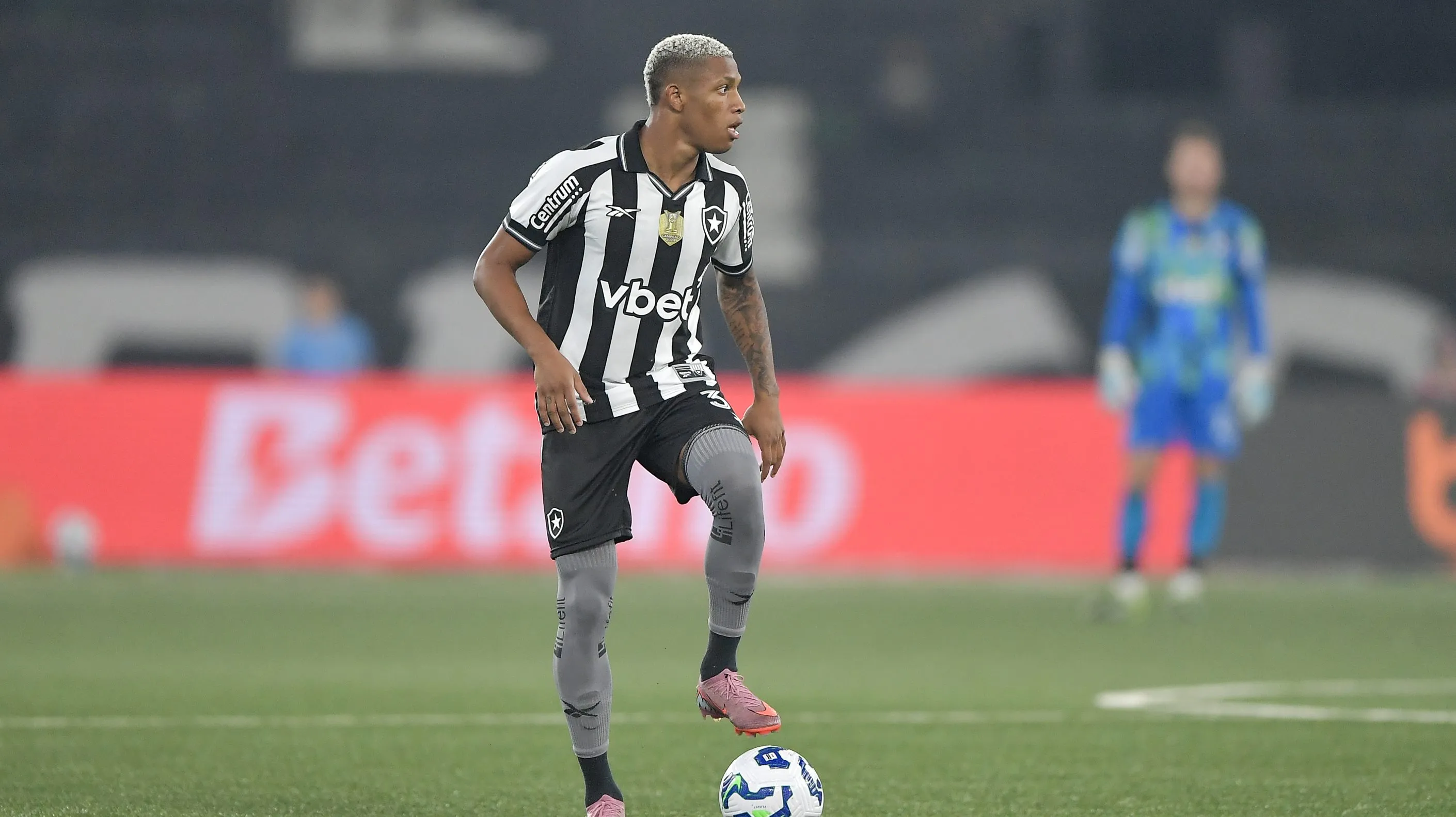 Danilo no Botafogo. Foto: Thiago Ribeiro/AGIF