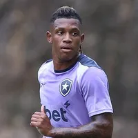 Botafogo paga pendências com Danilo e barra saída para rivais da Série A