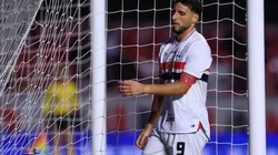 SP - SAO PAULO - 21/01/2026 - PAULISTA 2026, SAO PAULO X PORTUGUESA PAULISTA - Calleri jogador do Sao Paulo lamenta durante partida contra o Portuguesa Paulista no estadio Morumbi pelo campeonato Paulista 2026. Foto: Marcello Zambrana/AGIF