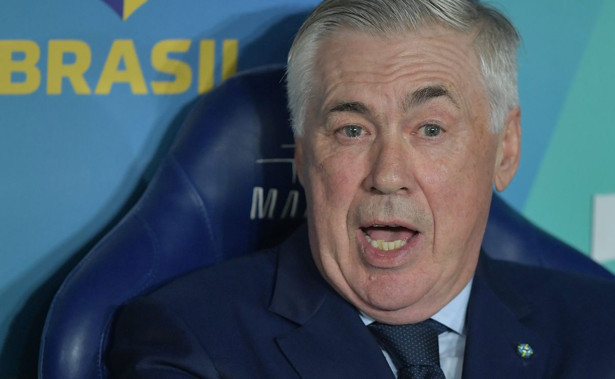 Douglas Santos se recupera e pode levar vantagem com Ancelotti na disputa por vaga na Seleção Brasileira