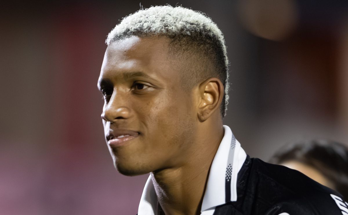 Botafogo aceita vender Danilo ao Palmeiras e quer receber pela negociação no mínimo R$ 143 milhões